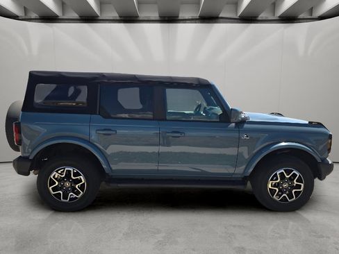 Used 2022 Ford Bronco Outer Banks AWD/4WD image 6