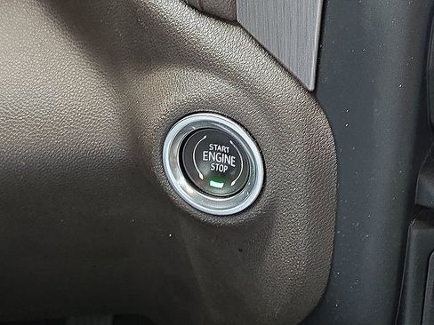 Used 2022 GMC Sierra 3500 Denali AWD/4WD image 32