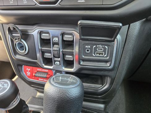 Used 2021 Jeep Gladiator Mojave w/ Trailer Tow Package image 13