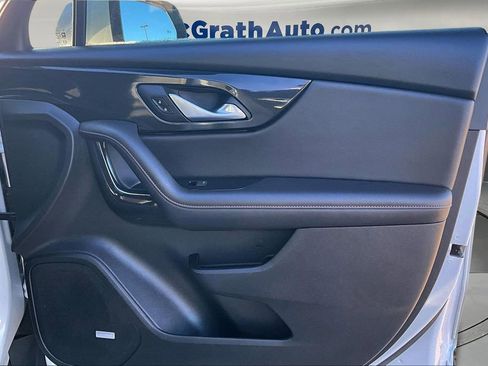 Used 2022 Chevrolet Blazer RS w/ Enhanced Convenience Package image 29