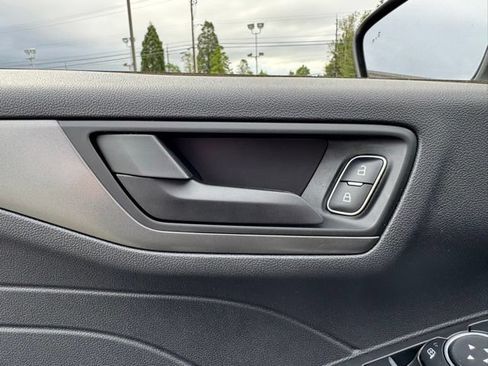 Used 2025 Ford Escape Active AWD/4WD image 46