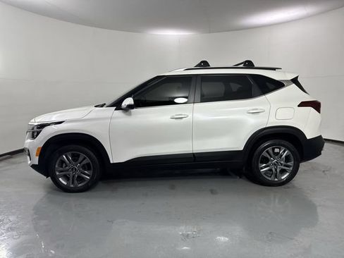 Used 2021 Kia Seltos S FWD image 32