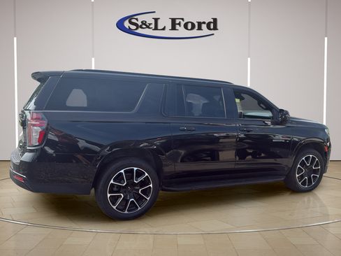 Used 2024 Chevrolet Suburban RST w/ Luxury Package AWD/4WD image 8