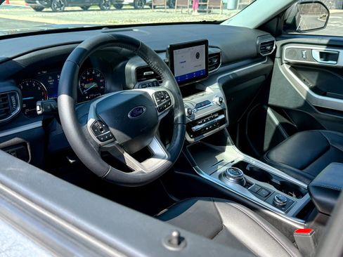 Used 2023 Ford Explorer XLT w/ Equipment Group 202A image 14