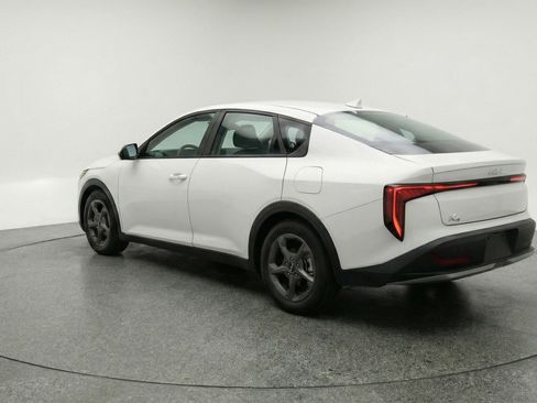 Used 2025 Kia K4 LXS image 6