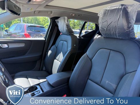 New 2026 Volvo XC40 B5 Plus w/ Climate Package AWD/4WD image 13