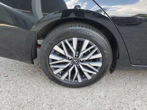 Certified 2025 Nissan Altima 2.5 SV FWD image 5