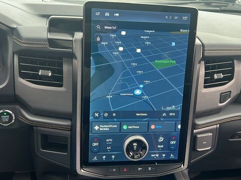 Used 2022 Ford Expedition Platinum image 24