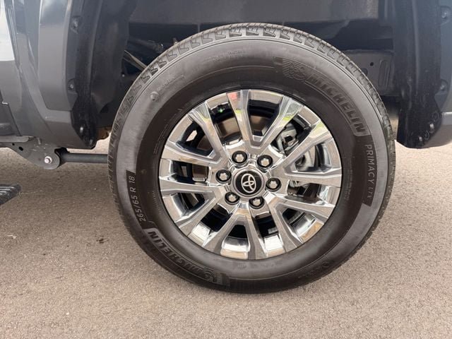 Used 2024 Toyota Tacoma Limited AWD/4WD image 12