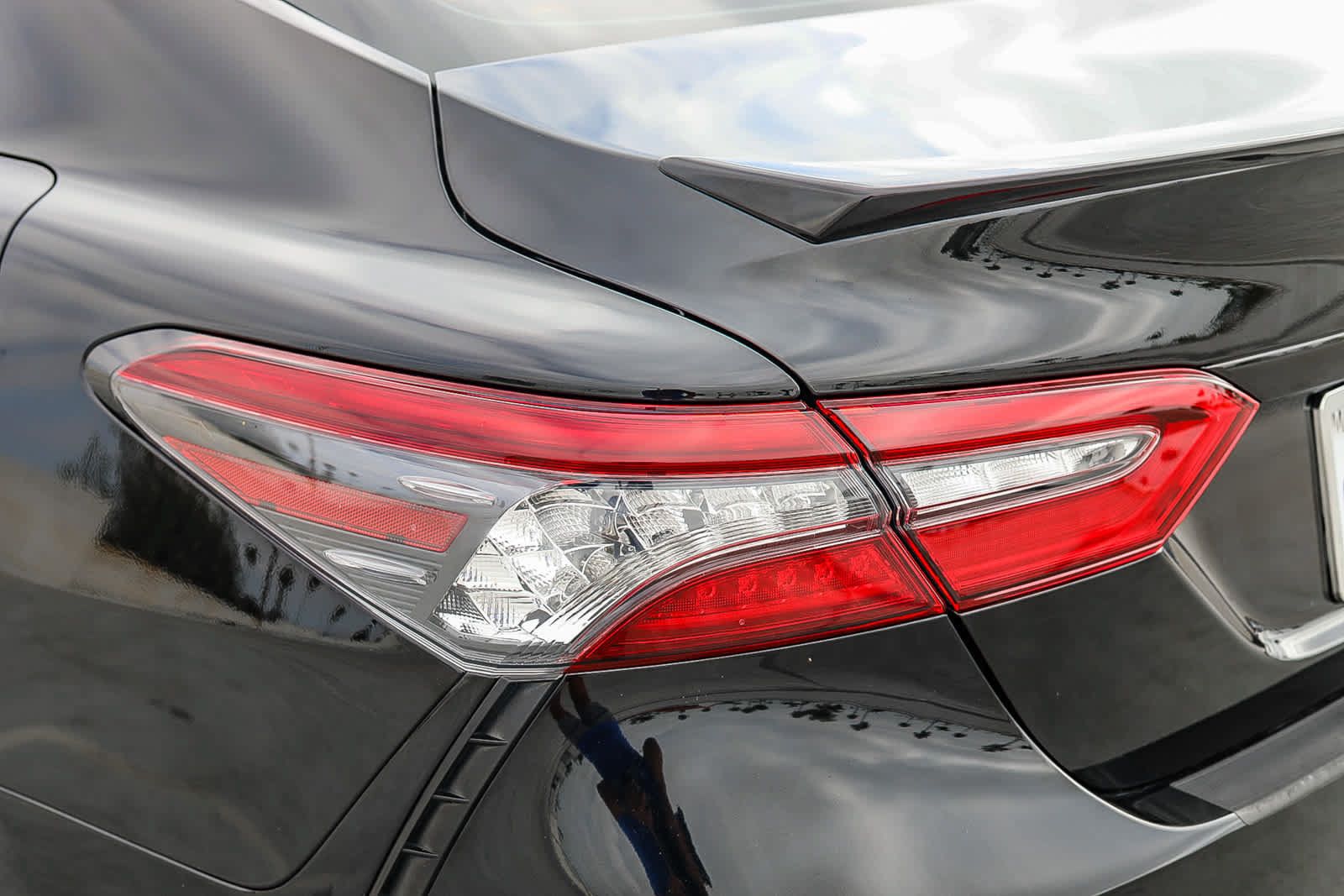 Used 2021 Toyota Camry XSE w/ Carpet Mat Package (TMS) FWD image 9