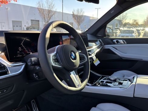 Used 2026 BMW X5 xDrive40i w/ M Sport Package image 16