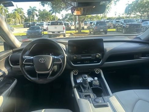 Used 2024 Toyota Grand Highlander FWD image 4
