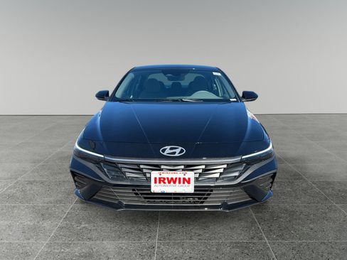 New 2025 Hyundai Elantra Sport image 8