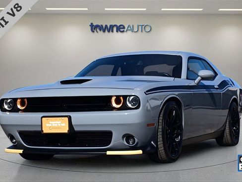 Used 2022 Dodge Challenger R/T w/ Plus Package image 1