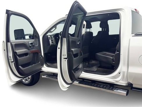 Used 2016 GMC Sierra 2500 SLT w/ Duramax Plus Package image 11