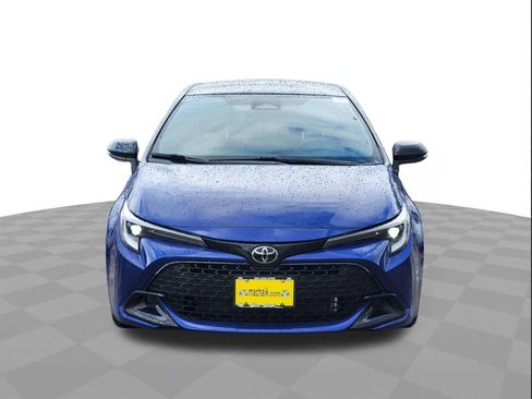 Used 2025 Toyota Corolla SE w/ SE Package image 2