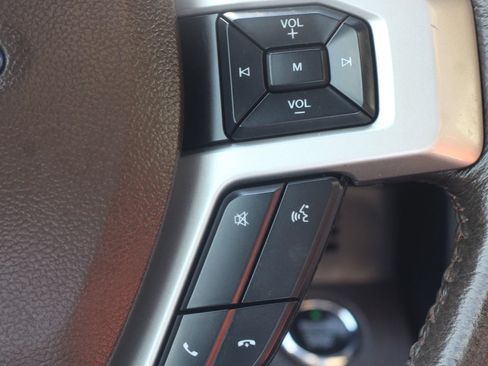 Used 2019 Ford F150 King Ranch w/ Equipment Group 601A Luxury AWD/4WD image 17