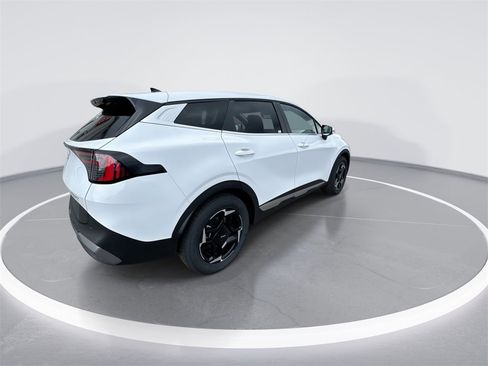 New 2026 Kia Sportage EX image 8