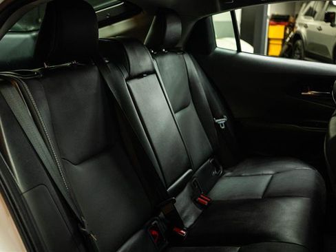 Used 2024 Toyota Prius XLE FWD image 10