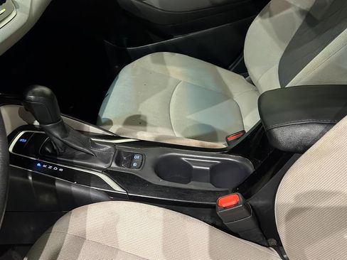 Used 2020 Toyota Corolla LE w/ Carpet Mat Package (TMS) image 26