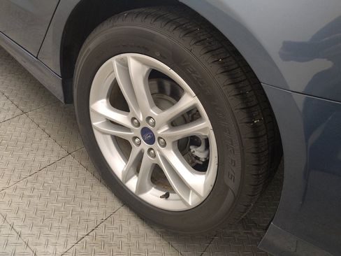 Used 2018 Ford Fusion SE w/ Fusion SE Technology Package FWD image 31