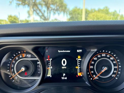 New 2025 Jeep Gladiator Mojave image 18