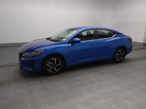 Used 2025 Nissan Sentra SV FWD image 2