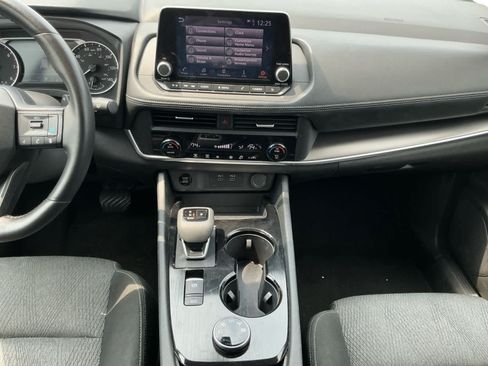 Used 2025 Nissan Rogue SV AWD/4WD image 11