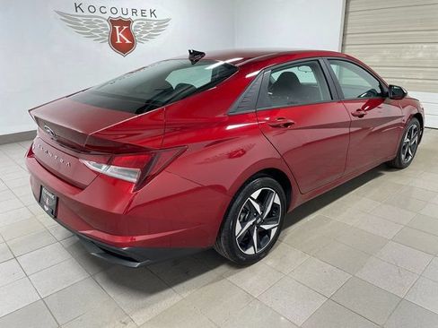 Used 2023 Hyundai Elantra SEL w/ Convenience Package FWD image 8