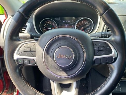 Used 2019 Jeep Compass Latitude FWD image 23