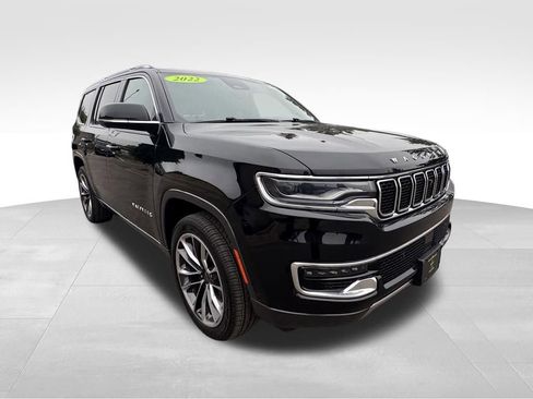 Used 2022 Jeep Wagoneer Series III w/ Premium Group I AWD/4WD image 5