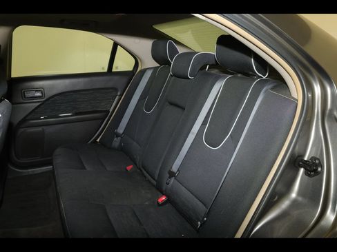 Used 2011 Ford Fusion SE w/ 202A Rapid Spec Order Code FWD image 14