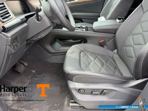Used 2024 Volkswagen Atlas SE w/ Panoramic Sunroof Package AWD/4WD image 13
