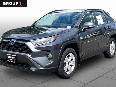 Used 2019 Toyota RAV4 XLE w/ Convenience Package AWD/4WD image 1