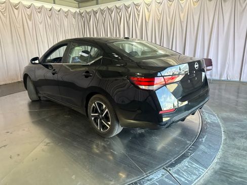 Used 2025 Nissan Sentra SV FWD image 8