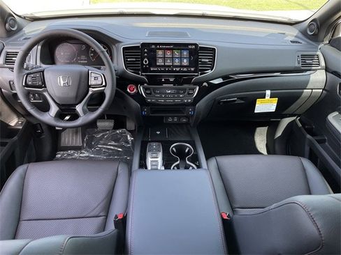 New 2025 Honda Ridgeline Black Edition image 9