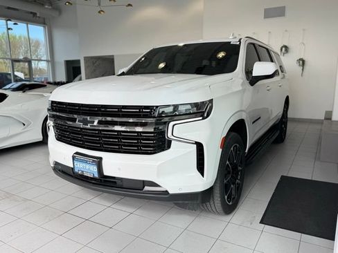 Used 2022 Chevrolet Suburban RST AWD/4WD image 34