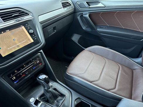 Used 2022 Volkswagen Tiguan SEL R-Line AWD/4WD image 27