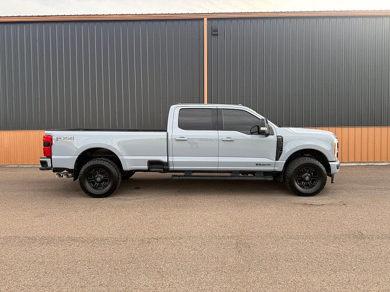 Used 2025 Ford F250 Lariat w/ Black Appearance Package AWD/4WD image 3