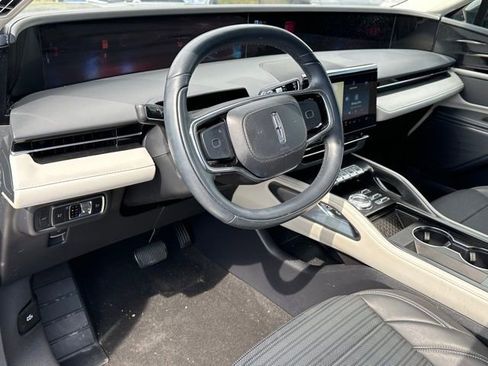 Used 2024 Lincoln Nautilus Reserve AWD/4WD image 19