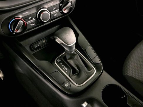 Certified 2025 Kia Soul LX w/ LX Technology Package FWD image 17