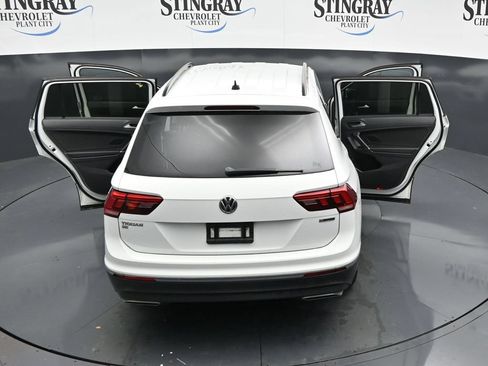 Used 2020 Volkswagen Tiguan SE AWD/4WD image 35