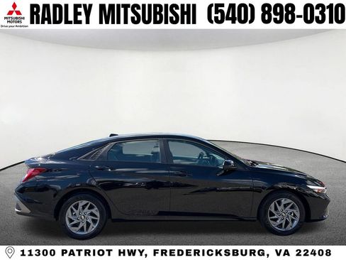 Used 2025 Hyundai Elantra Hybrid FWD image 20