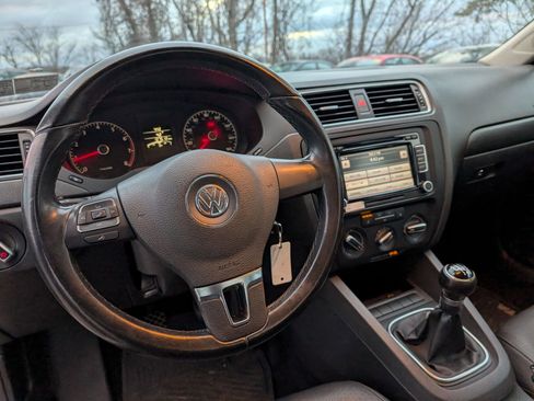 Used 2011 Volkswagen Jetta SE image 15
