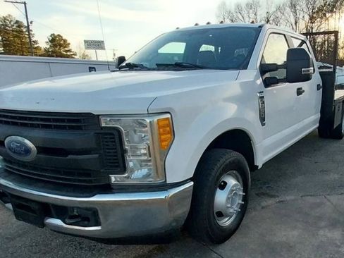 Used 2017 Ford F350 XL w/ Power Equipment Group RWD image 2