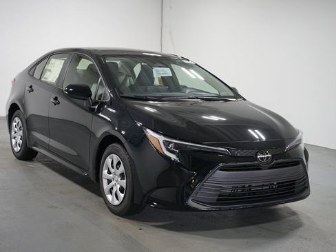 New 2026 Toyota Corolla LE image 3
