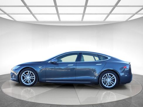 Used 2015 Tesla Model S 70D image 5
