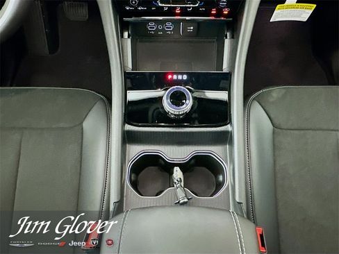 New 2025 Jeep Grand Cherokee Altitude image 27