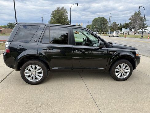 Used 2015 Land Rover LR2 image 4