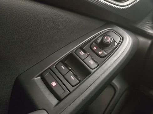 Used 2024 Subaru Crosstrek 2.0i Premium image 30